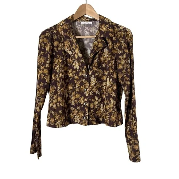 DOEN Sheila Button Down Top in Fern Grove Floral - Picture 3 of 10